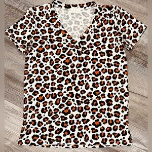 Women's Leopard Print V-Neck Shirt Size XSmall Brand Lost Wilder